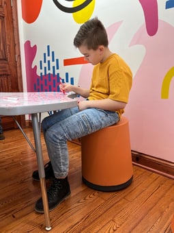 MOV-stool